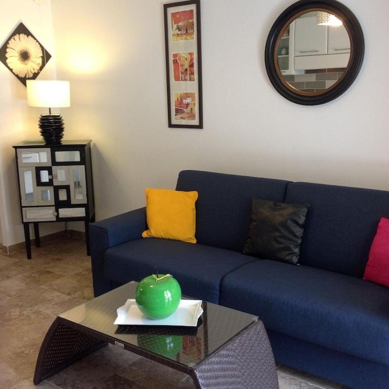 Apartment T2 De Standing Climatise Avec Garage. Centre Et A 300 M..wi Fi *